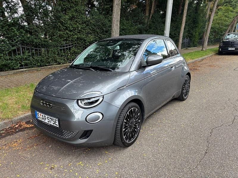 Silber Gebraucht 2022 Fiat 500e La Prima Cabrio | 19.003 € (Superpreis) - Bild 1/4