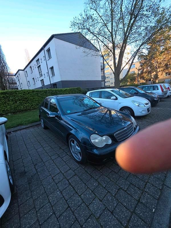 Gebraucht Mercedes C180 143 PS (105 kW) 2002 Schwarz Limousine