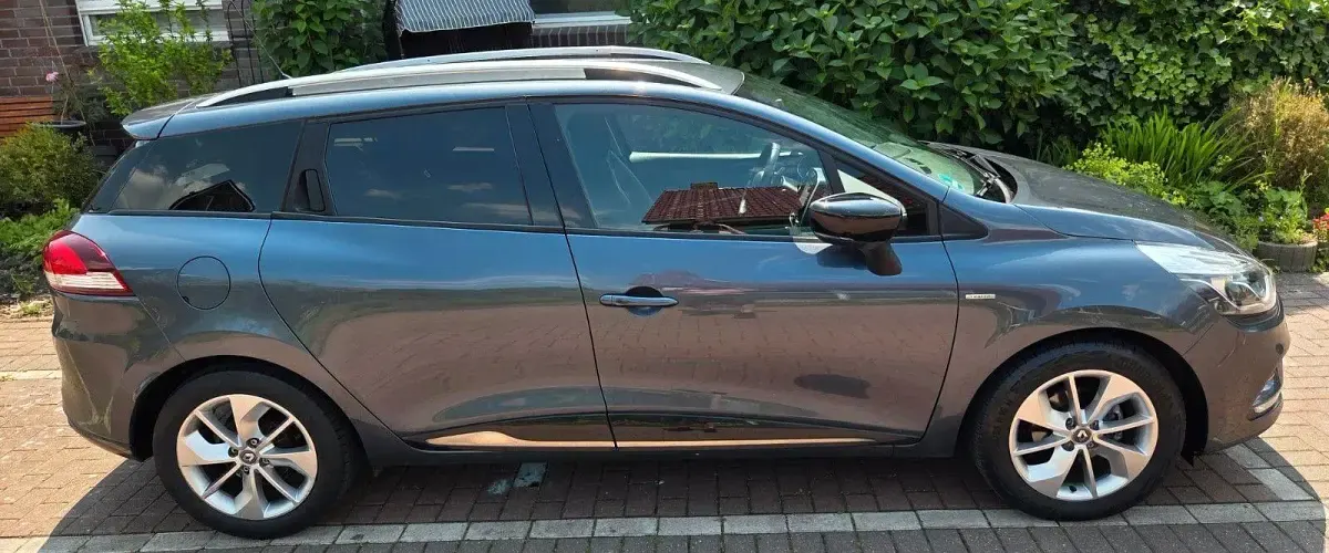 Gebraucht Renault Clio LIMITED 90 PS (66 kW) 2016 Grau Kleinwagen
