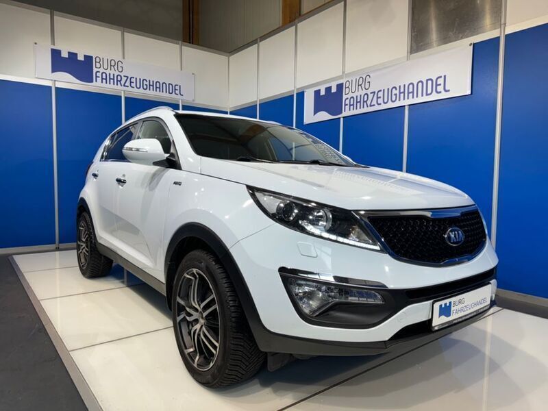 Weiß Gebraucht 2015 Kia Sportage Spirit SUV | 11.790 € (Etwas zu teuer) - Bild 1/4