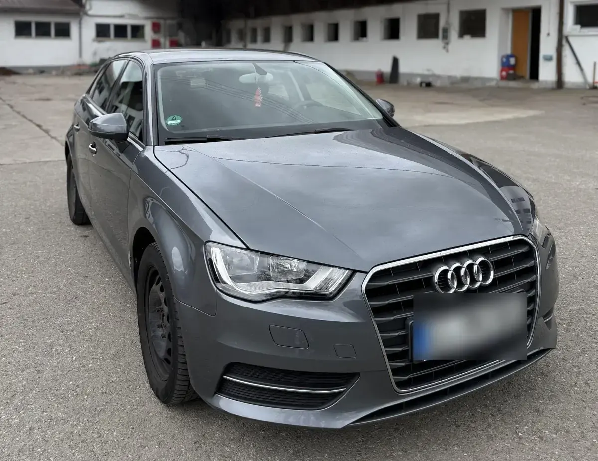 Gebraucht Audi A3 Design 122 PS (89 kW) 2013 Grau Limousine