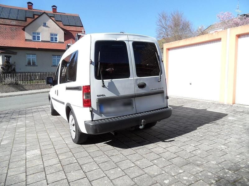 Usata Opel Combo 101 CV (74 kW) 2005 Bianco Monovolume