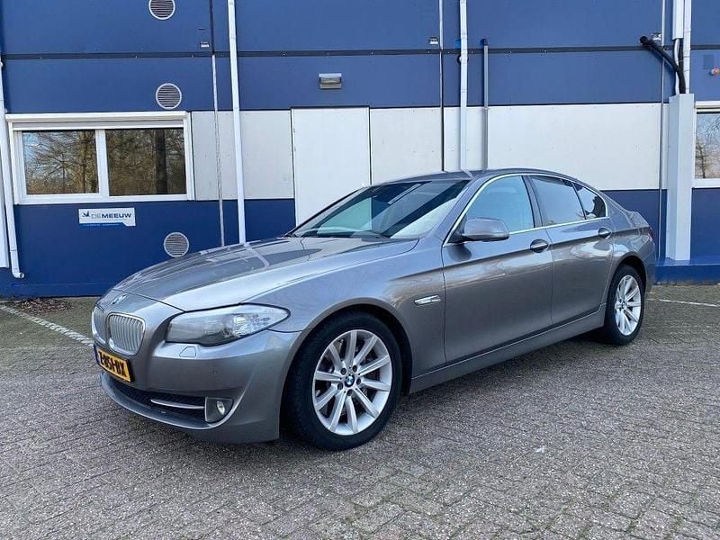 Gebraucht BMW 550 408 PS (300 kW) 2010 Grau Limousine