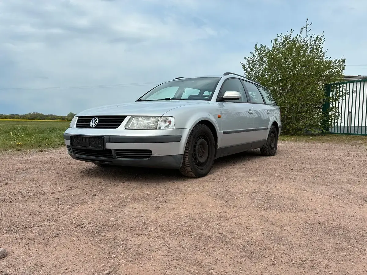 Gebraucht VW Passat 125 PS (91 kW) 1998 Silber Kombi