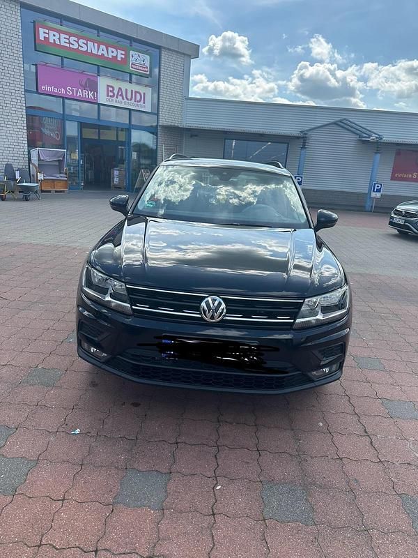Schwarz Gebraucht 2020 VW Tiguan SUV | 22.000 € (Fairer Preis) - Bild 1/4