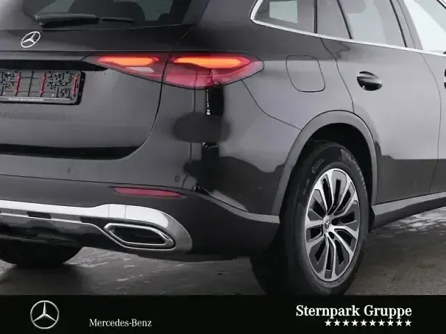 Gebraucht Mercedes GLC220 197 PS (144 kW) 2025 Schwarz SUV