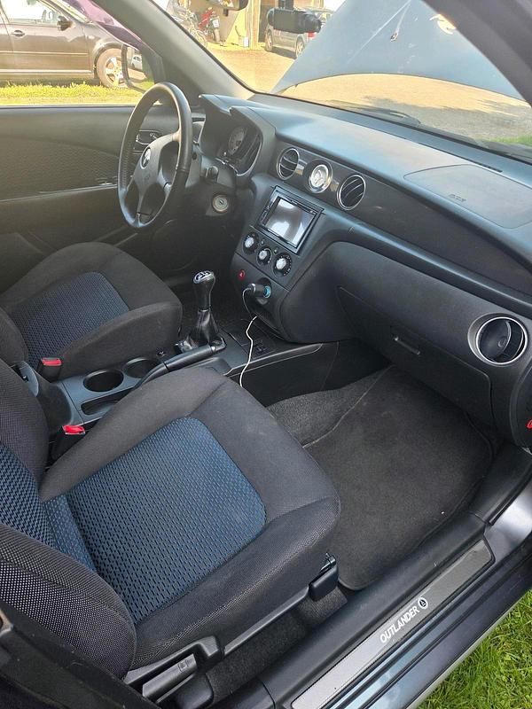 Gebraucht Mitsubishi Outlander 160 PS (117 kW) 2006 Grau SUV