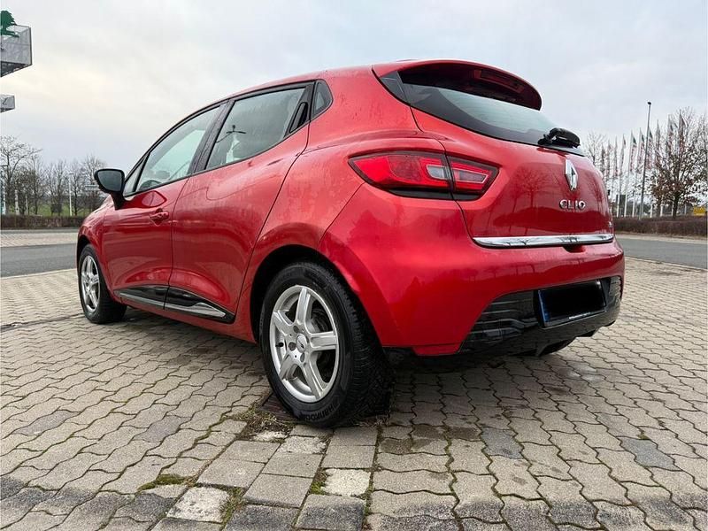 Gebraucht Renault Clio IV 90 PS (66 kW) 2013 Rot Limousine