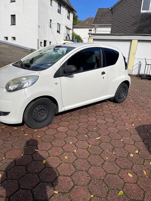 Weiß Gebraucht 2009 Citroën C1 Kleinwagen | 600 € (Guter Preis) - Bild 1/4