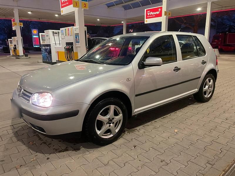 Gebraucht VW Golf IV 75 PS (55 kW) 2002 Silber Kleinwagen
