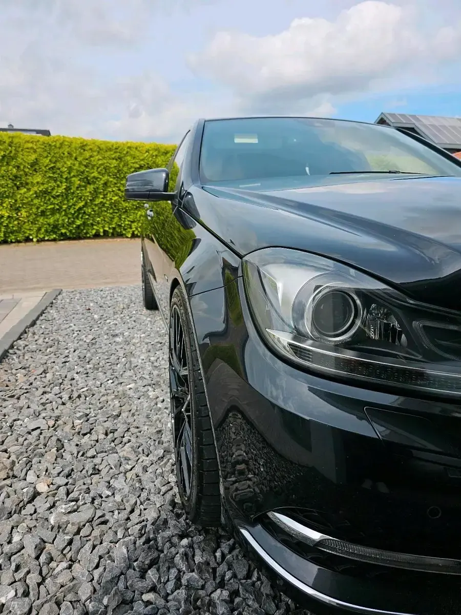 Gebraucht Mercedes C300 231 PS (169 kW) 2011 Schwarz Limousine