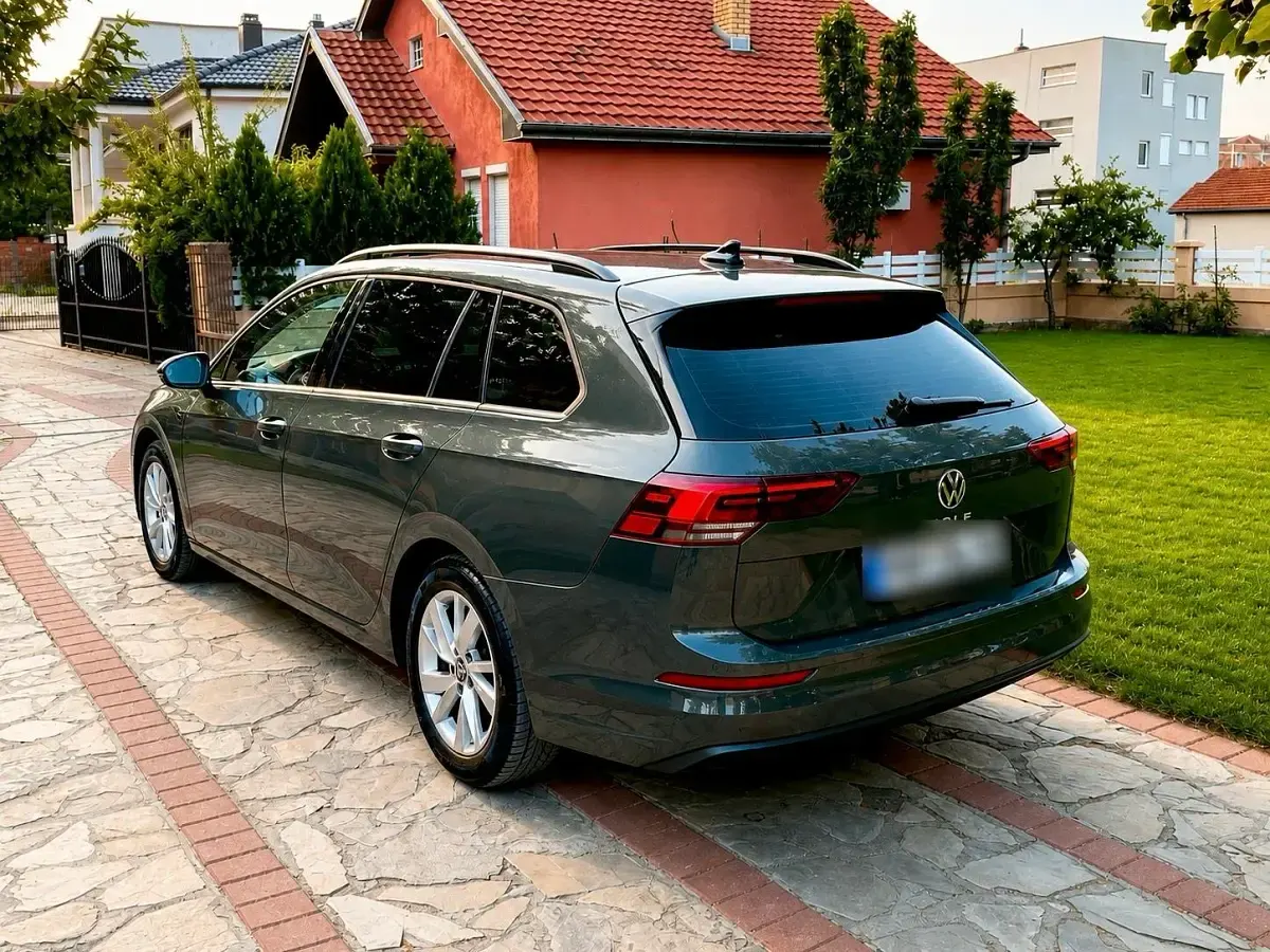 Gebraucht VW Golf VIII 150 PS (110 kW) 2021 Grau Kombi