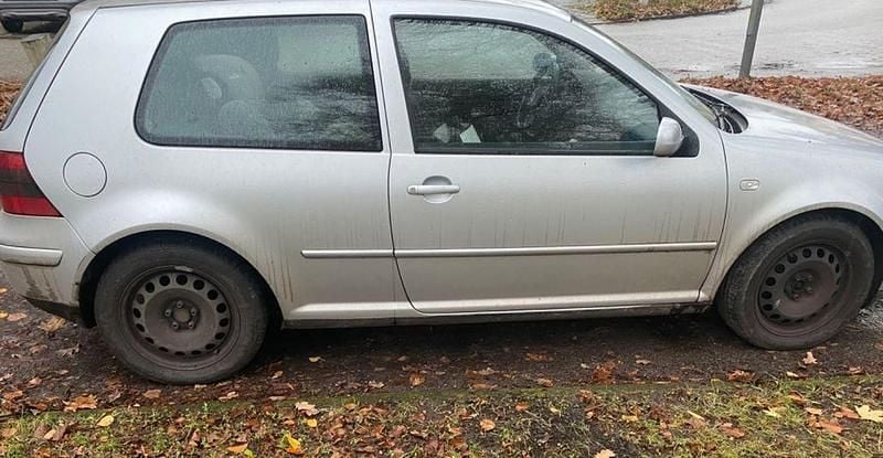 Silber Gebraucht 2000 VW Golf IV Basis Limousine | 555 € (Superpreis) - Bild 1/1