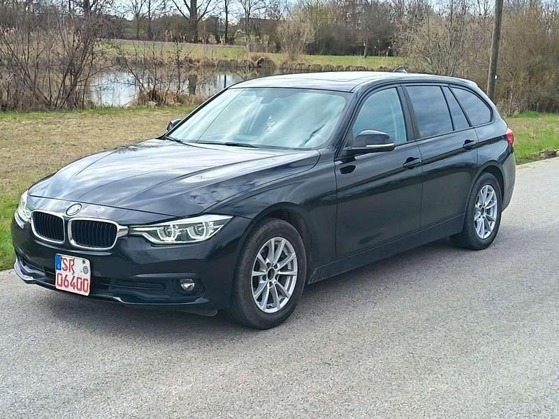 Gebraucht BMW 318 Advantage 150 PS (110 kW) 2018 Schwarz ii/bonnet fluid black Kombi
