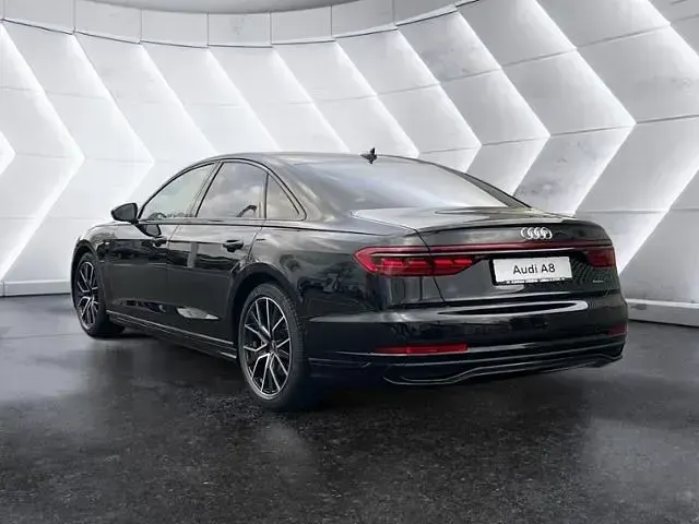 Gebraucht Audi A8 S-Line 286 PS (210 kW) 2024 Mythosschwarz metallic Limousine