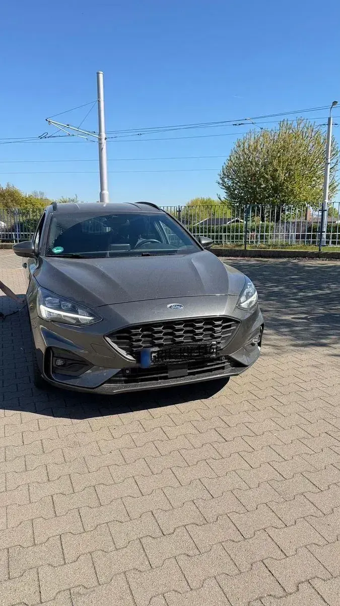 Second-hand Ford Focus ST-Line 150 CP (110 kW) 2020 Gri Break