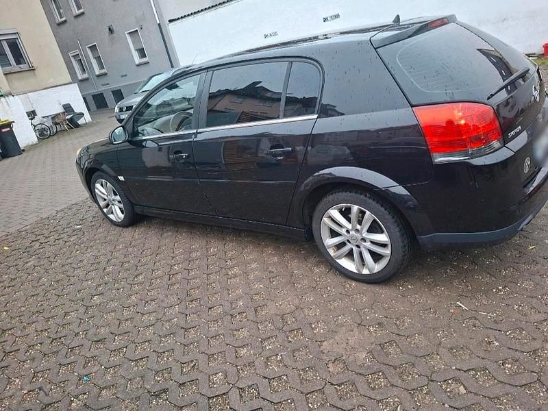 Gebraucht Opel Signum 150 PS (110 kW) 2007 Schwarz Kleinwagen