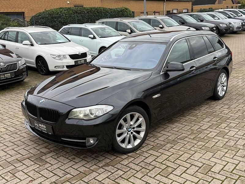 Grau Gebraucht 2012 BMW 530 Performance Limousine | 16.949 € (Fairer Preis) - Bild 1/4