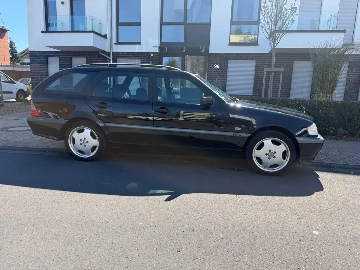 Gebraucht Mercedes C280 Classic 197 PS (144 kW) 1998 Schwarz Kombi