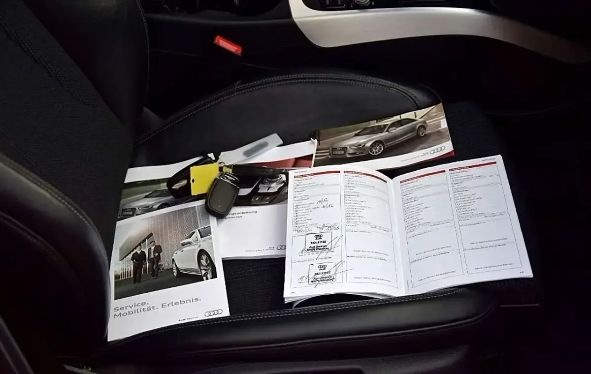 Gebraucht Audi A4 Attraction 177 PS (130 kW) 2014 Schwarz Kombi