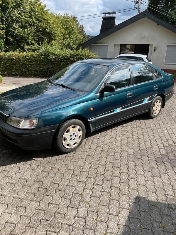 Grün Gebraucht 1993 Toyota Carina E Limousine | 2.800 € - Bild 1/4