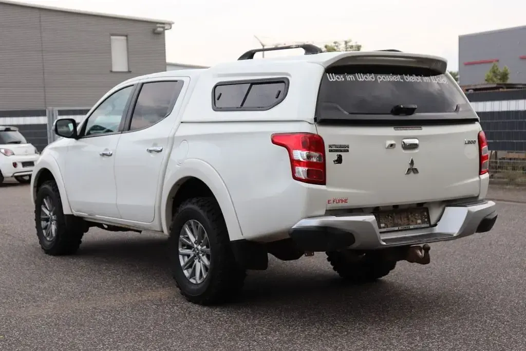 Gebraucht Mitsubishi L200 Plus 181 PS (133 kW) 2015 Weiß Pickup