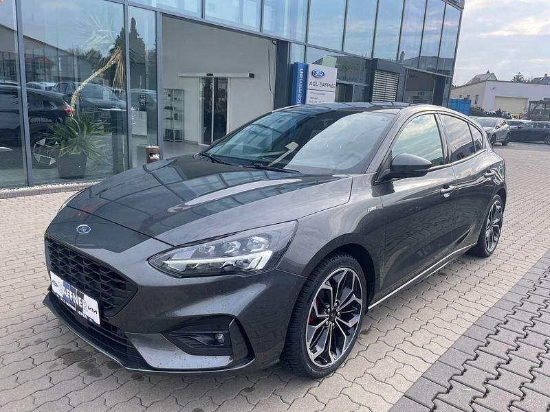 Gebraucht Ford Focus ST-Line 155 PS (114 kW) 2020 Magneticgrau (metallic) Limousine