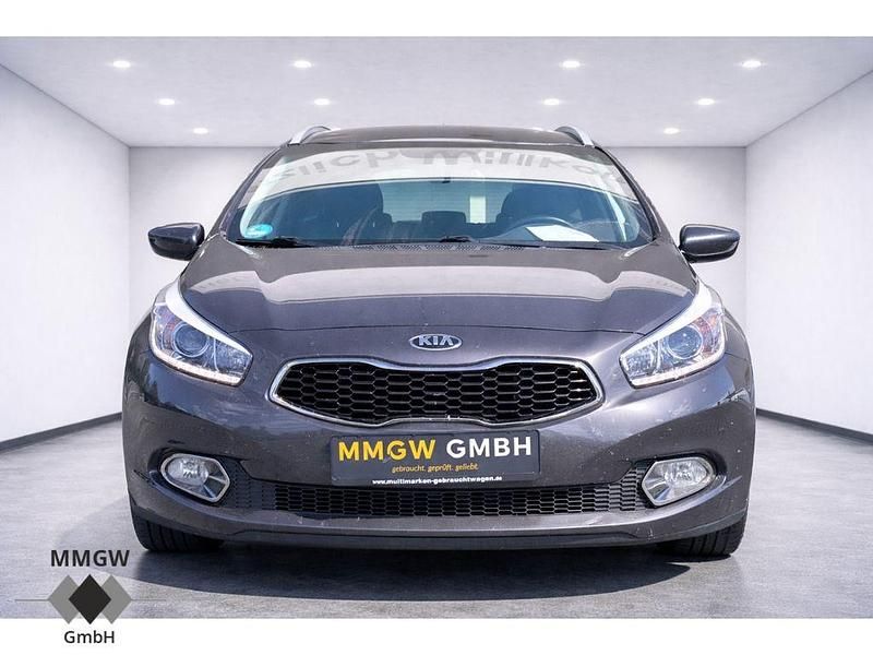 Gebraucht Kia Ceed Sportswagon 128 PS (94 kW) 2014 Grau Kombi