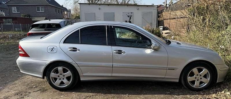Gebraucht Mercedes C200 Classic 122 PS (89 kW) 2006 Limousine