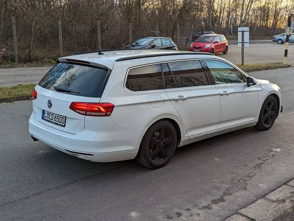 Gebraucht VW Passat Comfortline 179 PS (131 kW) 2017 Weiß Kombi