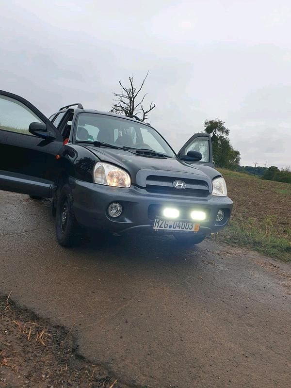 Schwarz Gebraucht 2005 Hyundai Santa Fe SUV | 4.400 € (Teuer) - Bild 1/4