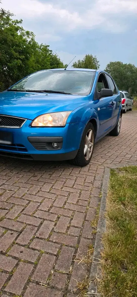 Gebraucht Ford Focus 101 PS (74 kW) 2008 Blau Limousine
