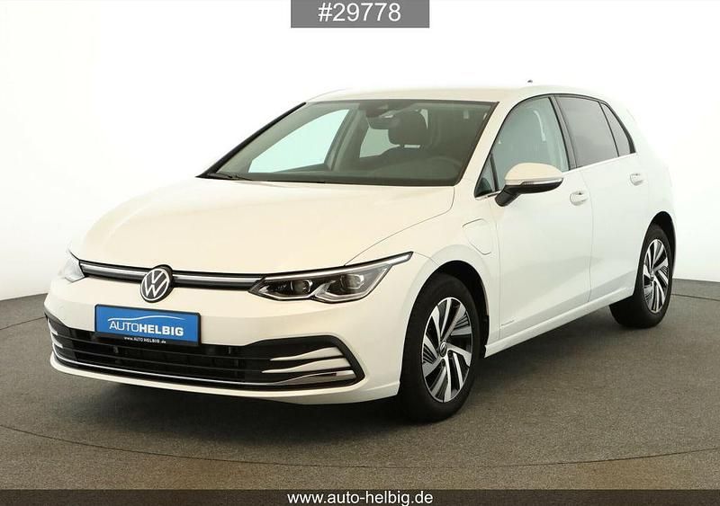 Weiß Gebraucht 2022 VW Golf VIII Style Limousine | 21.490 € (Fairer Preis) - Bild 1/4