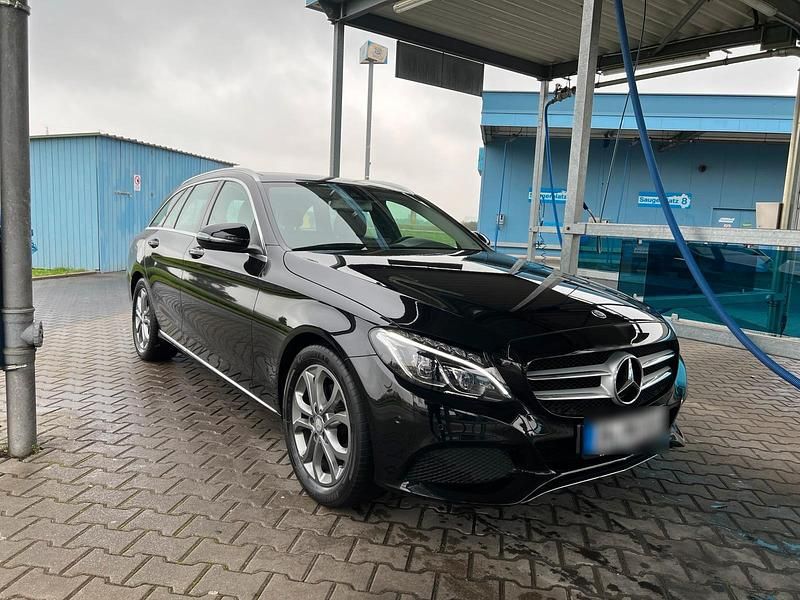 Schwarz Gebraucht 2015 Mercedes C220 Kombi | 13.500 € (Guter Preis) - Bild 1/4