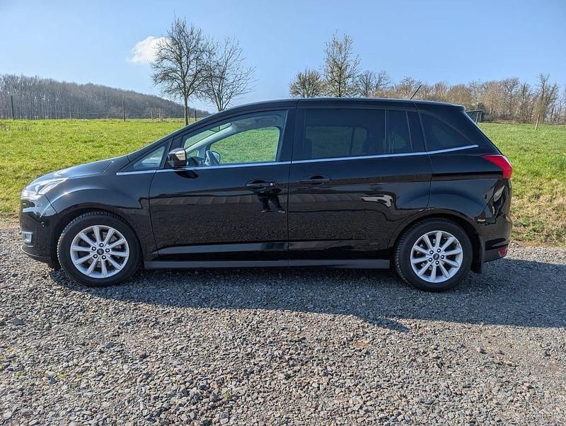 Gebraucht Ford Grand C-Max Titanium 120 PS (88 kW) 2018 Schwarz Van / Kleinbus