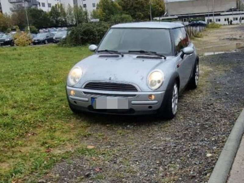 Grau Gebraucht 2003 Mini ONE Kleinwagen | 1.000 € (Fairer Preis) - Bild 1/4