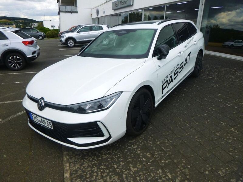 Gebraucht VW Passat R-line 150 PS (110 kW) 2024 Andere farbe Kombi