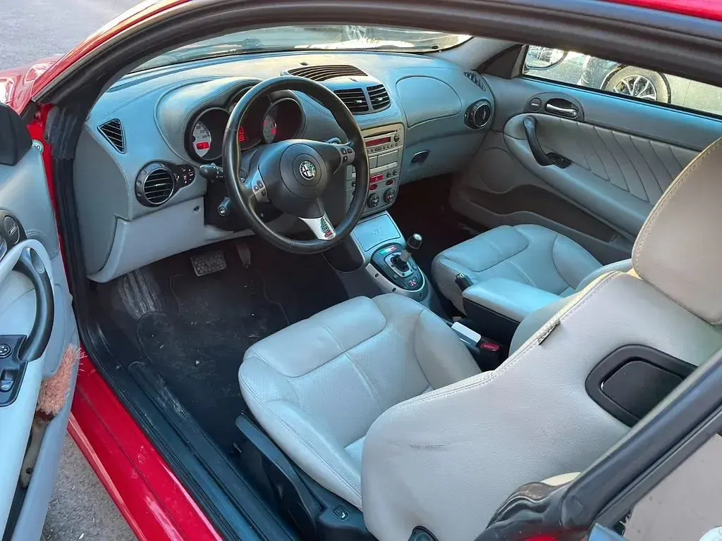 Gebraucht Alfa Romeo GT Distinctive 166 PS (122 kW) 2006 Rot Coupé