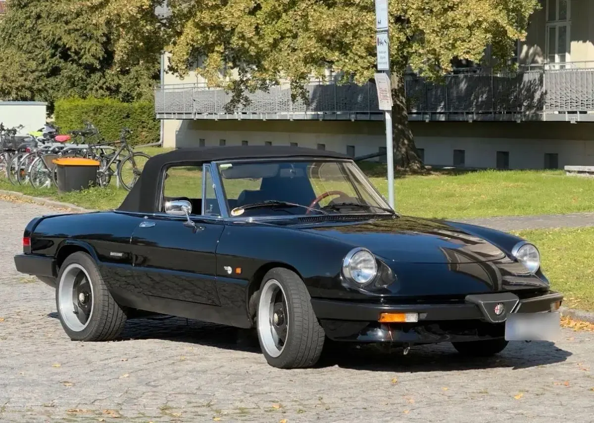 Gebraucht Alfa Romeo Spider 103 PS (75 kW) 1989 Schwarz Cabrio