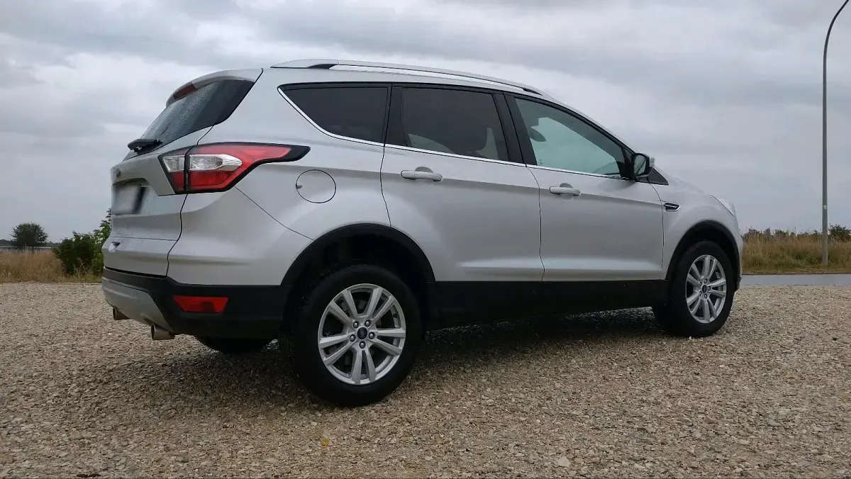 Gebraucht Ford Kuga Cool & Connect 150 PS (110 kW) 2019 Silber SUV