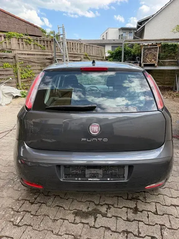 Gebraucht Fiat Punto Pop 69 PS (50 kW) 2012 Grau Kleinwagen
