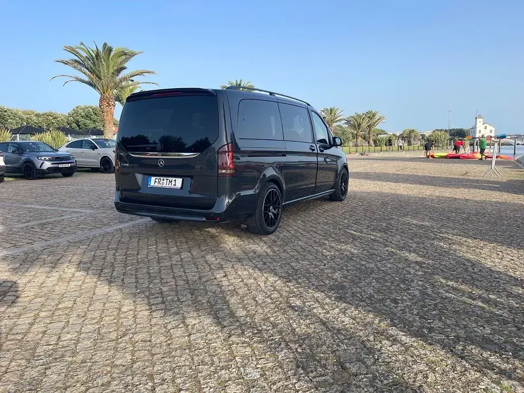 Gebraucht Mercedes V300 Exclusive 239 PS (175 kW) 2021 Schwarz Van / Kleinbus