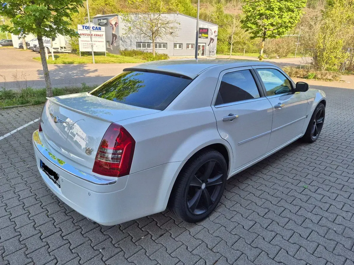 Usado Chrysler 300C 218 CV (160 kW) 2007 Blanco Berlina