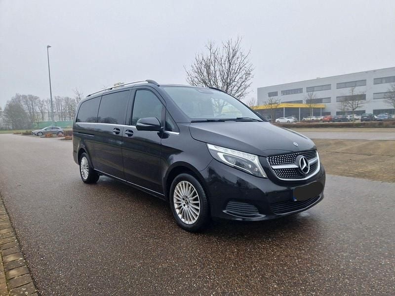 Gebraucht Mercedes V250 Avantgarde 190 PS (139 kW) 2019 Schwarz Van / Kleinbus