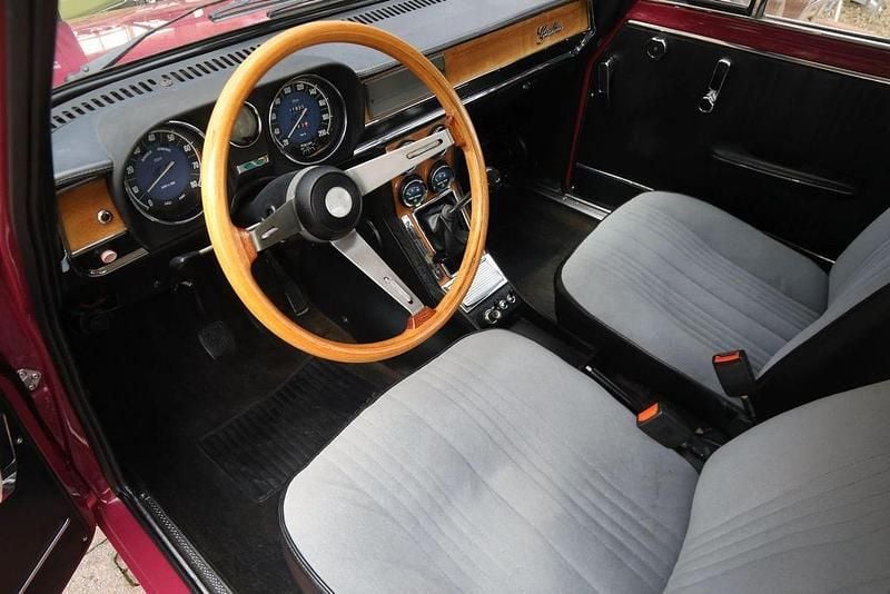 Gebraucht Alfa Romeo Giulia 1300 Super 1975 Rot Limousine