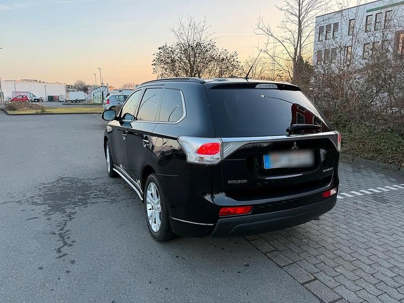 Gebraucht Mitsubishi Outlander 150 PS (110 kW) 2013 Schwarz SUV