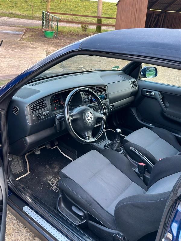 Gebraucht VW Golf Cabriolet 116 PS (85 kW) 2001 Blau Cabrio