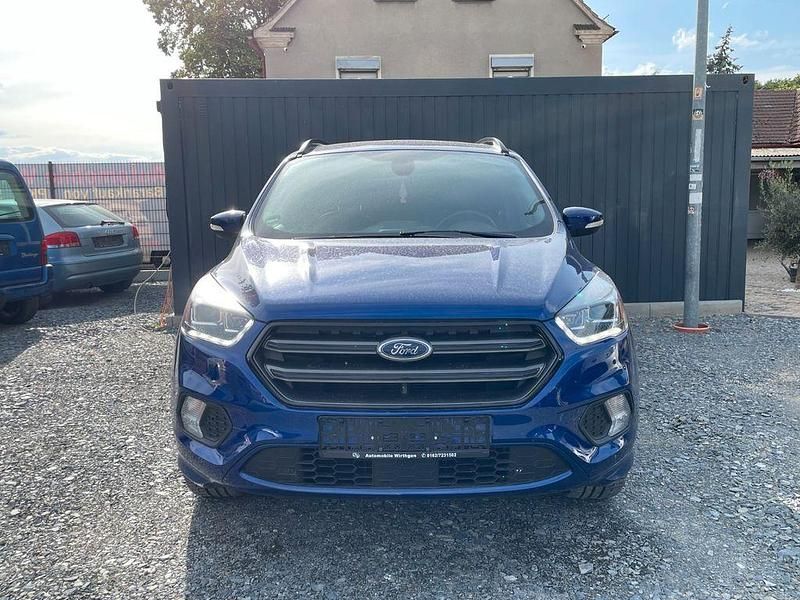 Blau Gebraucht 2017 Ford Kuga ST-Line SUV | 16.900 € (Teuer) - Bild 1/4