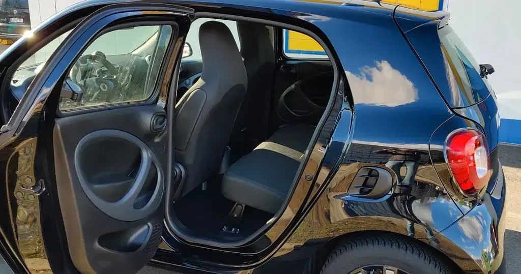 Używany Smart ForFour 71 KM (52 kW) 2018 Czarny Hatchback
