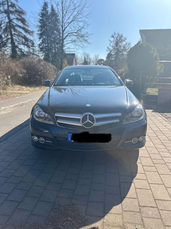 Gebraucht Mercedes C180 156 PS (114 kW) 2012 Schwarz Coupé